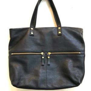 Aspen Black Leather Shoulder Bag